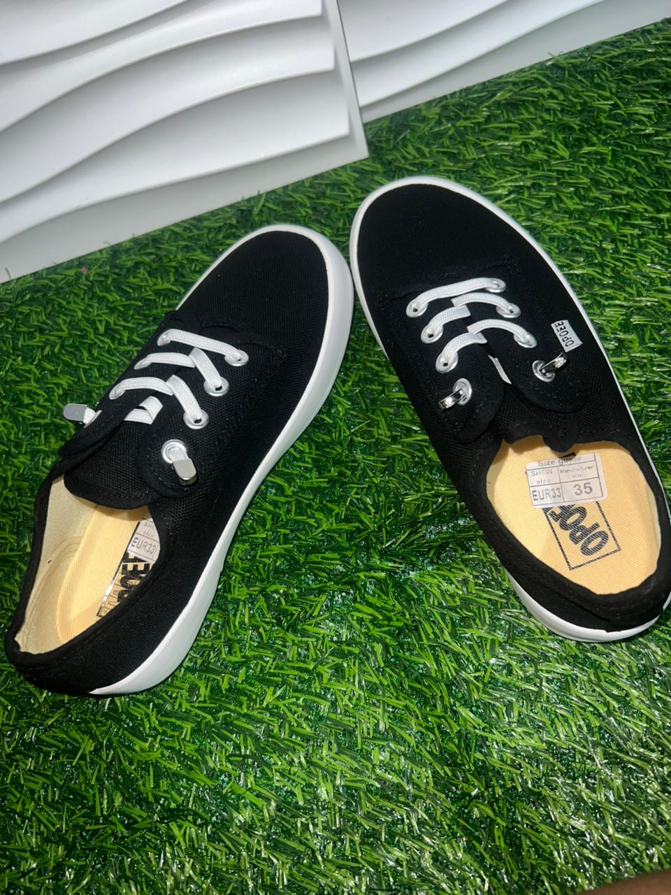  Boy And Girl Shoes Fashion Low-Top Casual Lace-Up Track Shoes 